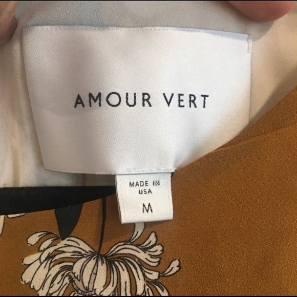 Amour Vert 100% silk dress size medium mustard gold mini with floral design - Picture 2 of 10